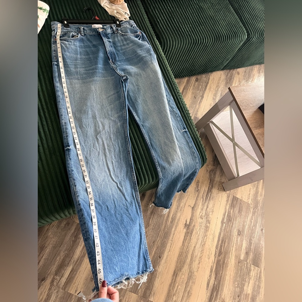 ZARA High Rise Straight Leg Jeans Raw Hem Vintage Wash US Size 12 - LIKE NEW - Picture 6 of 8